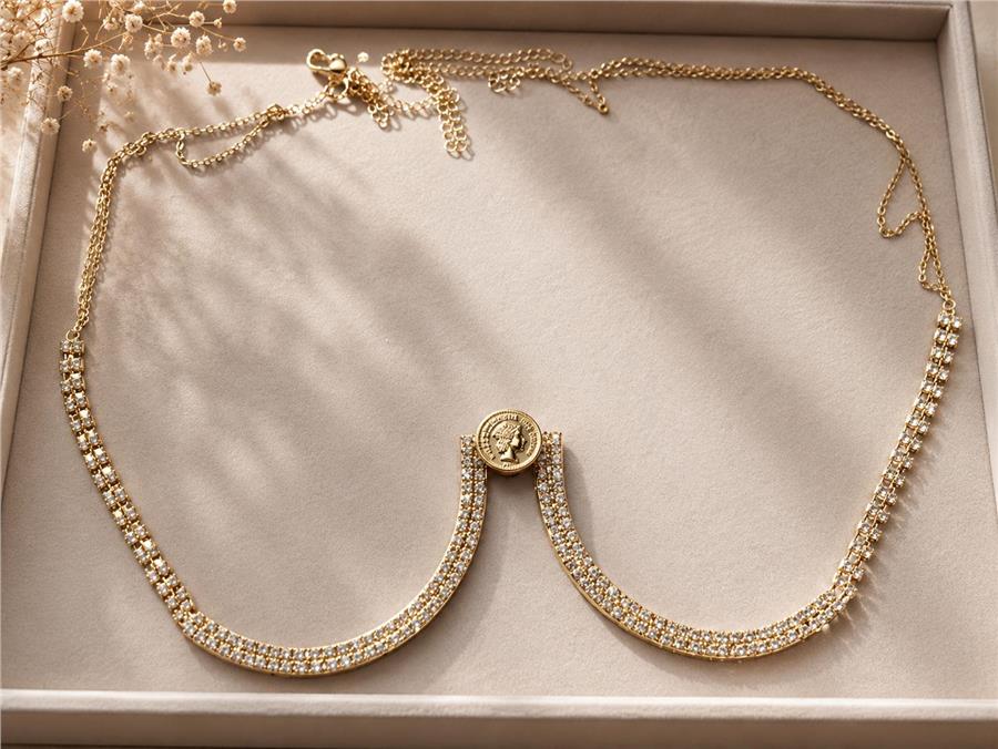 Elizabeth Gold Body Chain Göğüs Takısı